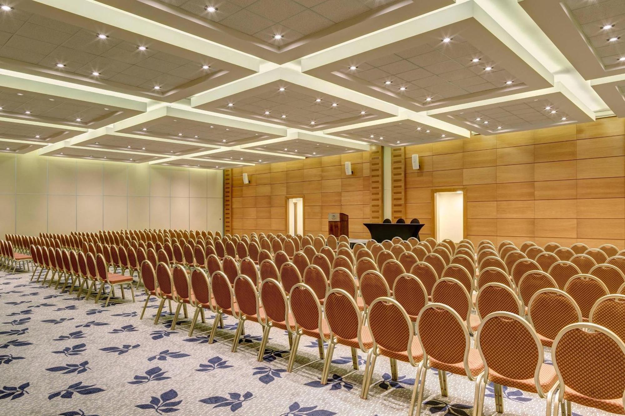Sheraton Miramar & Convention Center 5*